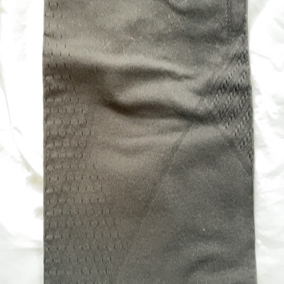 Lululemon Perforated Legging - Picture 3 of 6